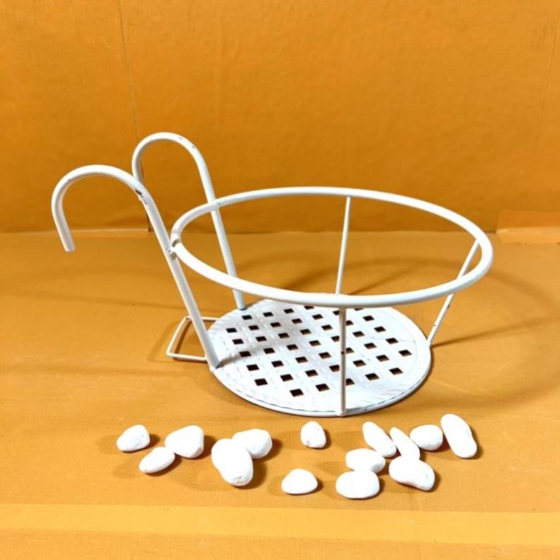 Giá sắt tròn treo ban công sơn tĩnh điện cao cấp chống rỉ 11