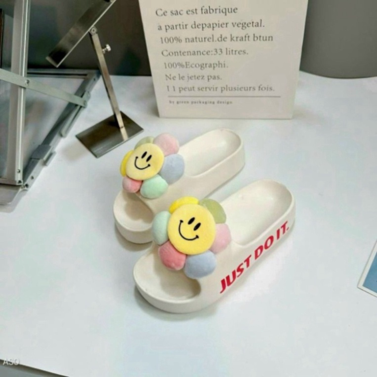 Dép Bánh Mỳ Nữ Quai Ngang Hoa Văn Hoa Mặt Cười Cao 3 Phân Mã S1793 . . .