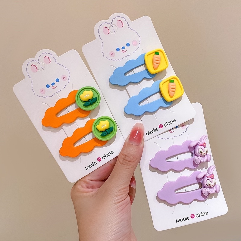 Set 2 kẹp tóc mái cho bé gắn charm dễ thương
