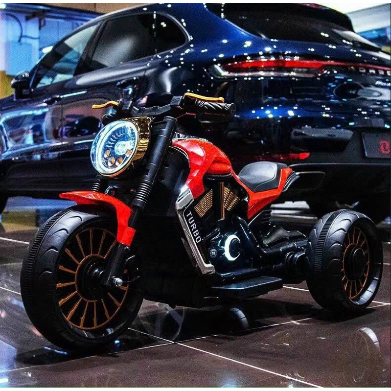 Xe máy 3 bánh, 2 chỗ ngồi cho bé