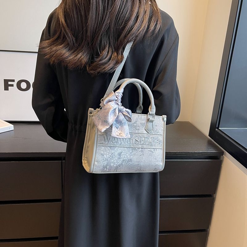 Túi Xách Đeo Vai Thêu Họa Tiết Thời Trang Pháp Sang Trọng Dành Cho Nữ 2023