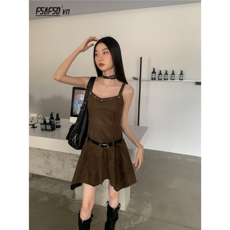 Đầm Hai Dây Cổ Chữ V Đính Đinh Tán Thời Trang Nữ Tính