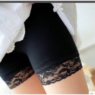 Quần mặc váy cotton chân ren