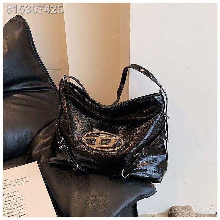 🍇hàng giao ngay🍇﹉Túi xô đi lại cao cấp mới công suất lớn ánh sáng sang trọng leng keng túi tote sát nách túi dây xích