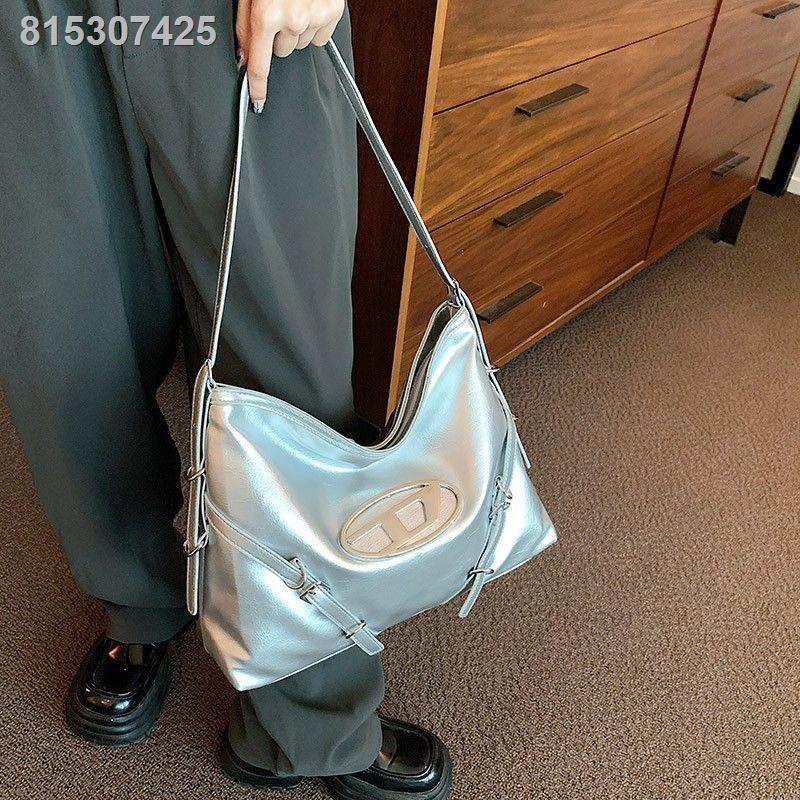 🍇hàng giao ngay🍇﹉Túi xô đi lại cao cấp mới công suất lớn ánh sáng sang trọng leng keng túi tote sát nách túi dây xích