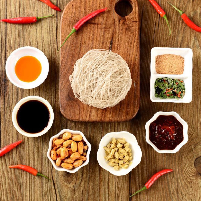 Miến cay Trùng Khánh NẮP ĐỎ hũ siêu to kèm đủ 8 gói vị thơm ngon hũ lớn 260g