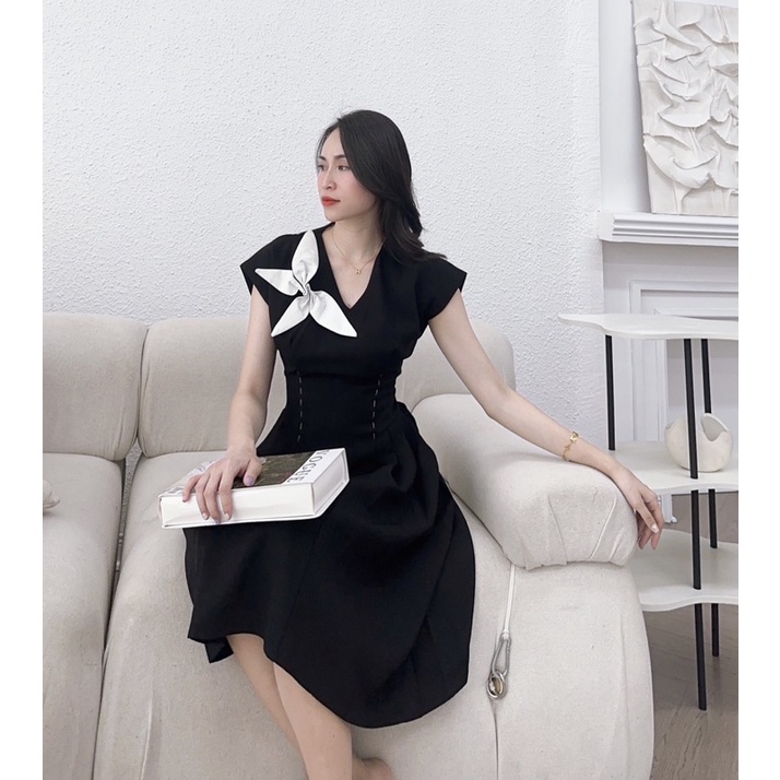 Váy công sở hoa vai