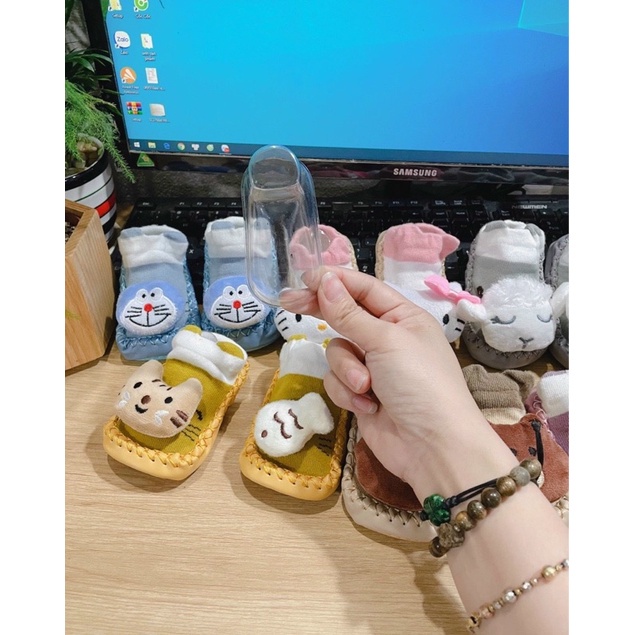 Giày đế da mềm tập đi chống trượt hình thú 3D cho bé