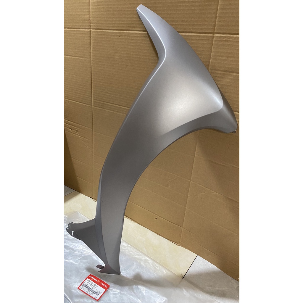 Cánh yếm bên phải | bửng yếm Lead 125  màu Bạc nhám chính hãng Honda