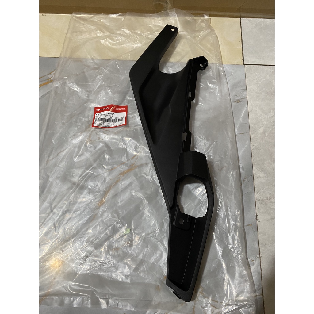 Ốp để chân sau bên trái Lead 125  màu Đen *NH1* chính hãng Honda
