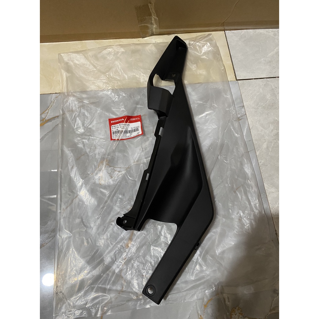 Ốp để chân sau bên trái Lead 125  màu Đen *NH1* chính hãng Honda