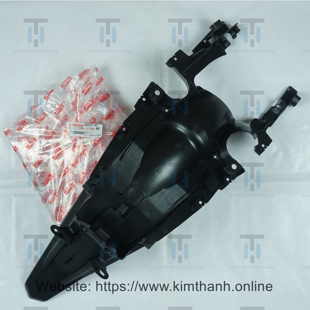 Đuôi bảng số Nouvo 6 Yamaha VN _ 2XCF16110000