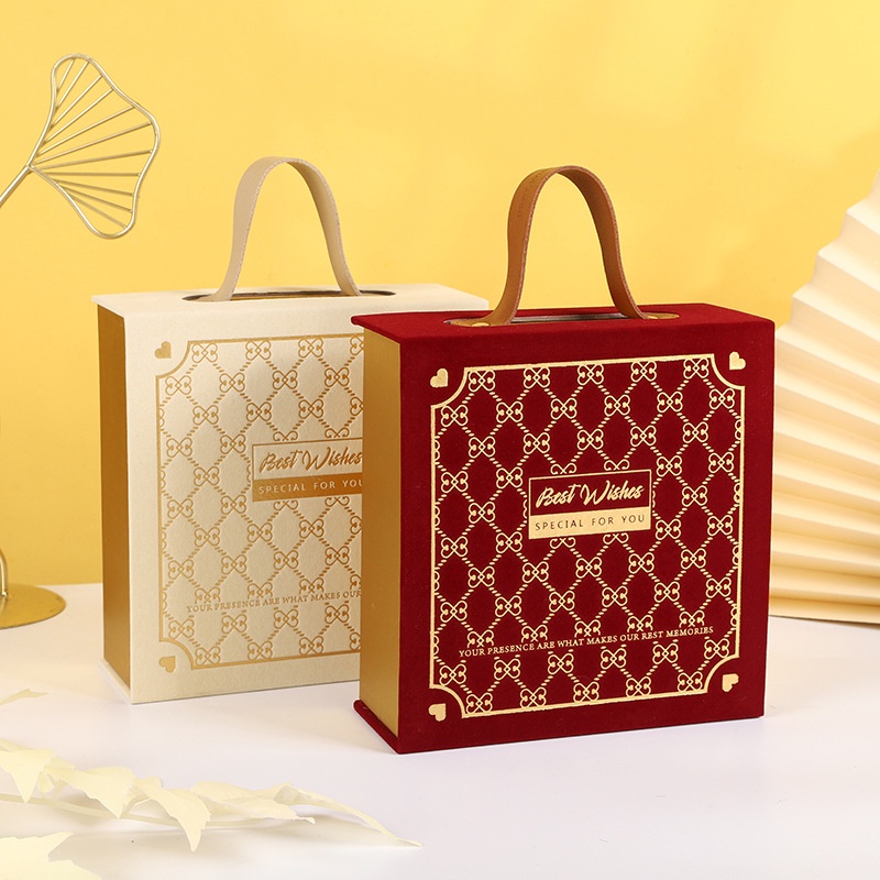 Hộp nhung quai da cao cấp mặt nhung ép kim họa tiết cổ điển