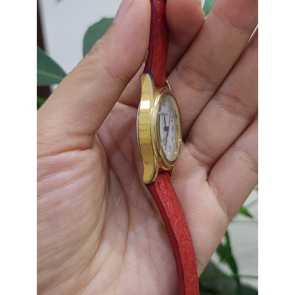 ĐỒNG HỒ SI NHẬT DÀNH CHO NỮ DÂY DA THUƠNG HIỆU FREE WAY NĂNG LƯỢNG MẶT TRỜI