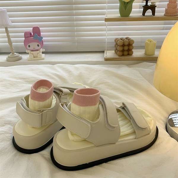 Sandal Đế Dày Thời Trang Xinh Xắn Dành Cho Nữ