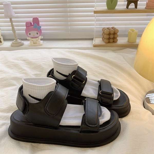 Sandal Đế Dày Thời Trang Xinh Xắn Dành Cho Nữ