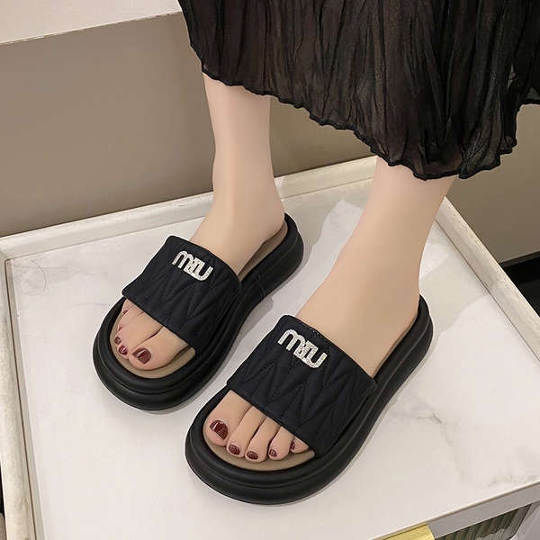 Sandal Đế Dày Thiết Kế Mới Kiểu Dáng Đơn Giản Thời Trang Mùa Hè Dành Cho Nữ