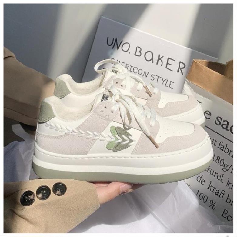 Giày thể thao nữ hoạ tiết trái tim cao 5cm màu kem mềm bata mới hot phong cách retro ulzzang đẹp cá tính thời trang G025