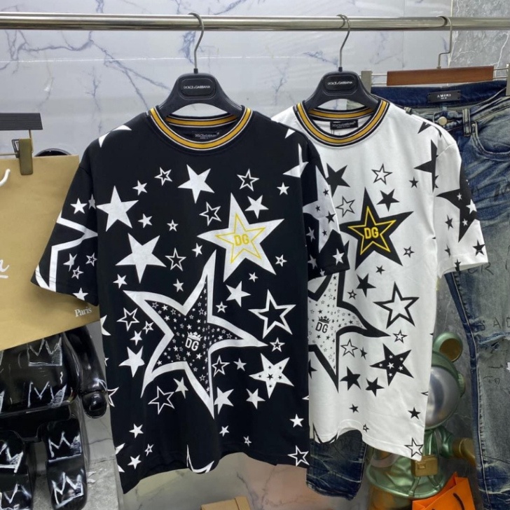 Áo phông nam nữ Premium in hình ngôi sao Dolce DG vàng đen quanh áo. Áo Thun Nam Nữ In Hình Ngôi Sao Siêu Hot