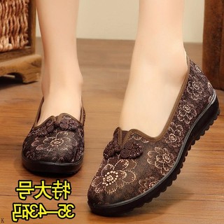 Giày vải phong cách cổ điển mẫu mới 2023 dành cho phụ nữ độ tuổi trung niên size 40-43