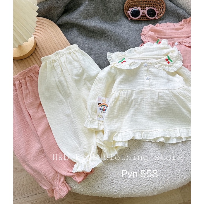 Bộ xô muslin dài tay cổ sen thêu xinh xắn cho bé gái mặc thu đông