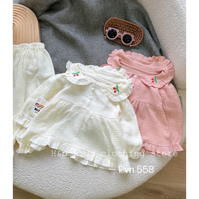 Bộ xô muslin dài tay cổ sen thêu xinh xắn cho bé gái mặc thu đông