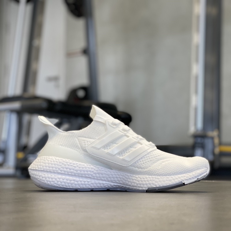 Giày chạy bộ full trắng nam, giầy ultraboost nam