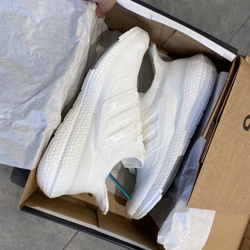 Giày chạy bộ full trắng nam, giầy ultraboost nam