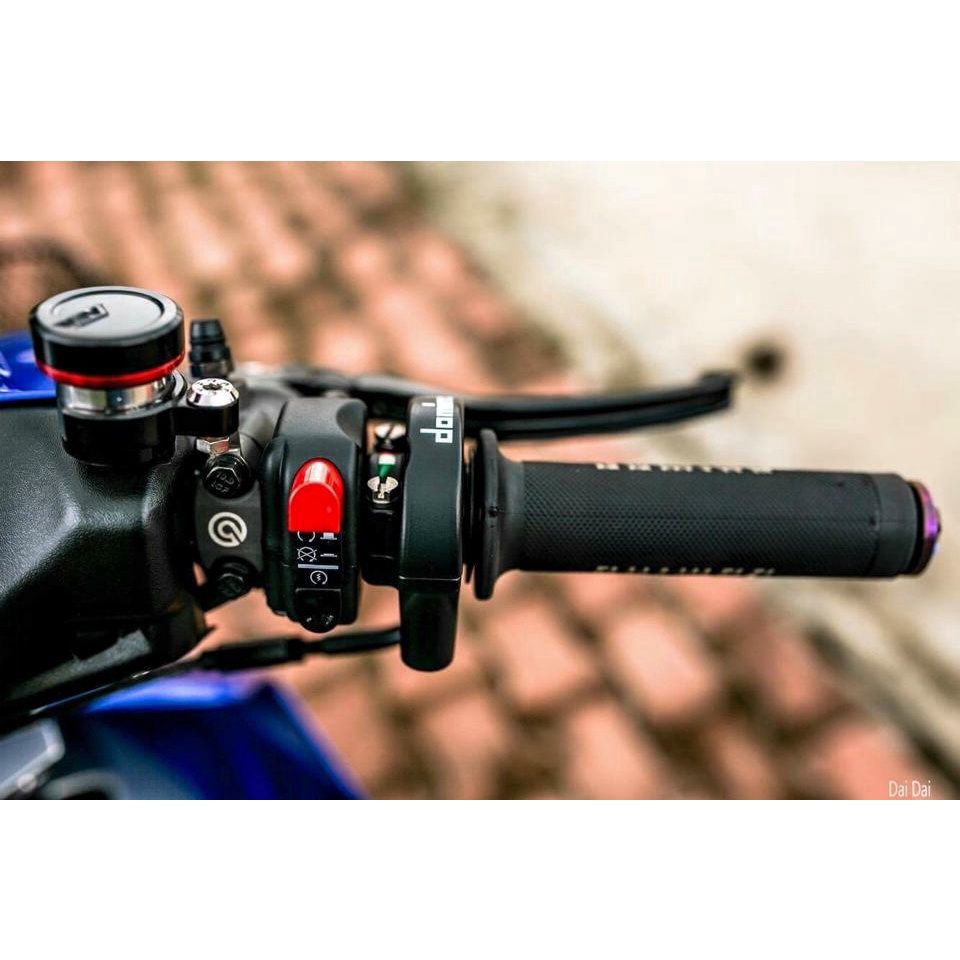 Combo Cùm Công Tắc Fz + Cùm Tăng Tốc Domino tặng kèm Bao Tay Daytona gắn mọi loại xe máy Sirius Ex Winner