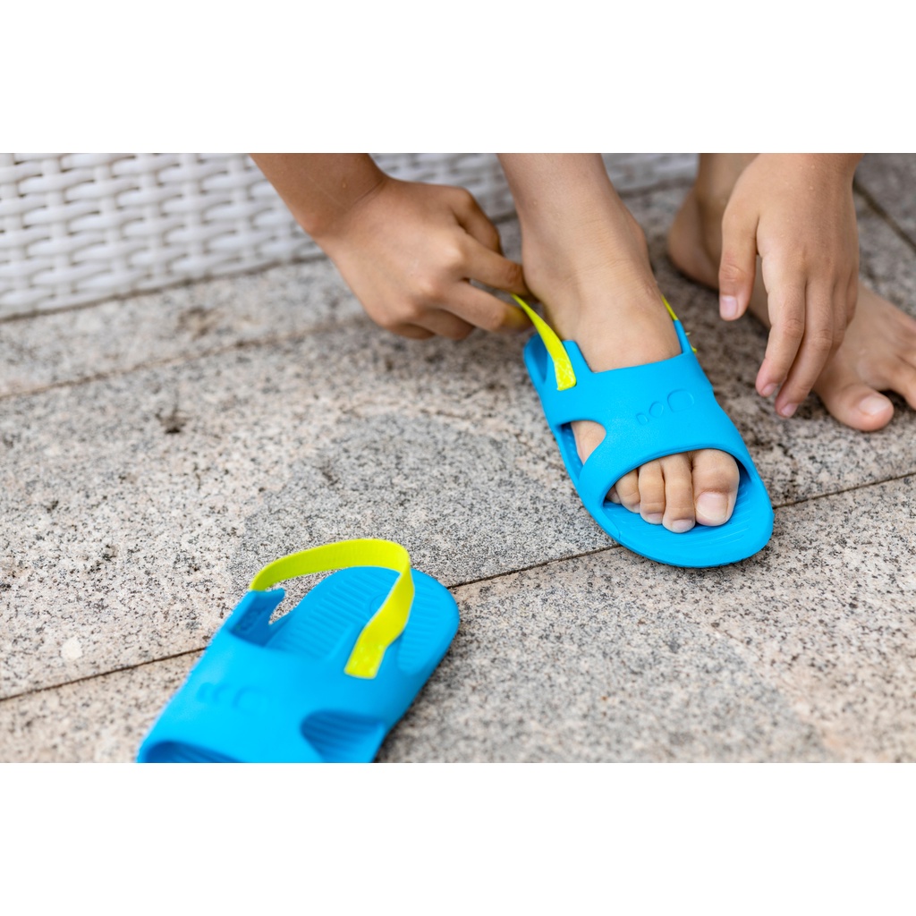 Sandal đi bơi 100 cho trẻ em - Xanh dương/Xanh lá cây NABAIJI mã 8732161