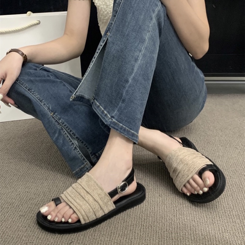 Giày sandals quai bản xỏ ngón