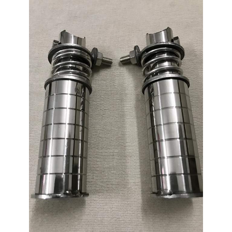 Giá rẻ nhất - CẶP GÁC ĐỂ CHÂN SAU INOX DÙNG CHO XE DREAM