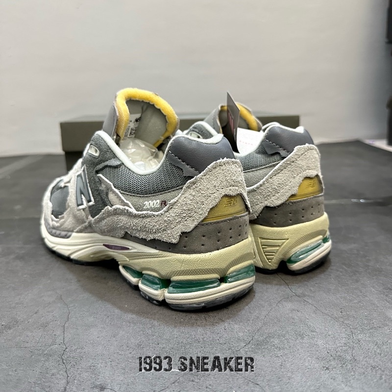 Giày Sneaker NB 2002R Xám. Fullbox, tặng tất