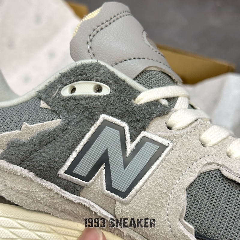 Giày Sneaker NB 2002R Xám. Fullbox, tặng tất