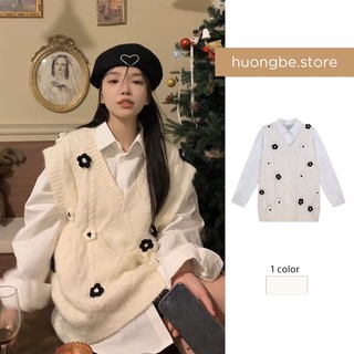 Áo gile len dệt, sát nách màu trắng đính hoa nổi + áo sơmi trắng, phong cách vintage