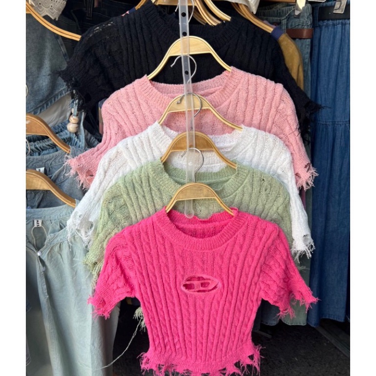 ÁO LEN CROPTOP CHỮ D