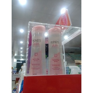 Nước hoa hồng làm trắng da Pond's 150ml.