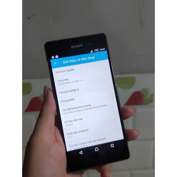 Xác điện thoại cũ Sony Xperia Z3 SO-01G  khá mới, liệt 1 nửa màn hình trên