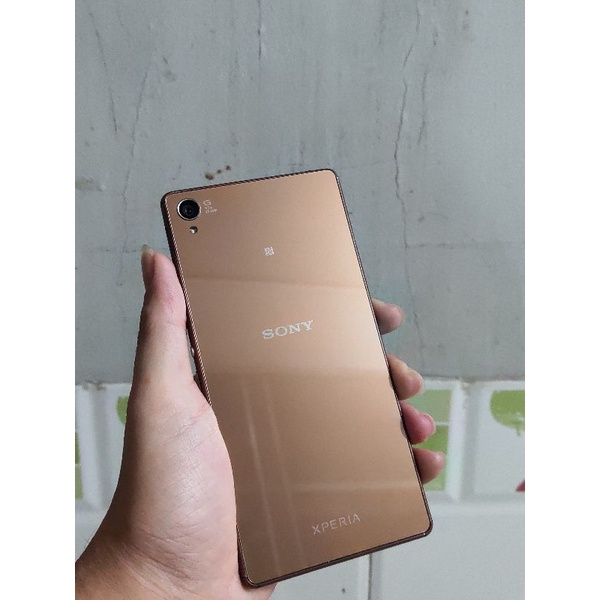 Xác điện thoại cũ Sony Xperia Z3 SO-01G  khá mới, liệt 1 nửa màn hình trên