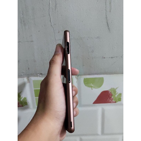 Xác điện thoại cũ Sony Xperia Z3 SO-01G  khá mới, liệt 1 nửa màn hình trên