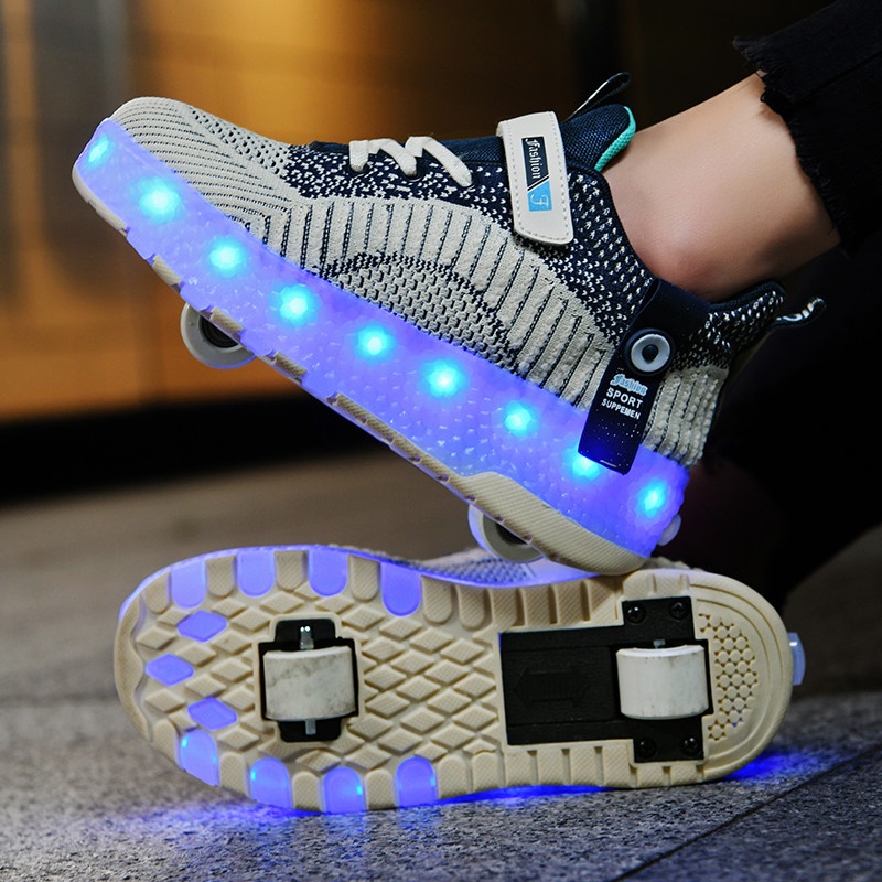 ㍿ Nhà sản xuất giày Runaway bán buôn phát sáng có thể sạc lại đèn LED trẻ em người lớn trượt patin bánh xe