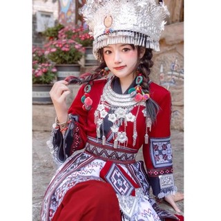 Trang phục miêu cương đỏ xịn ( sẵn )