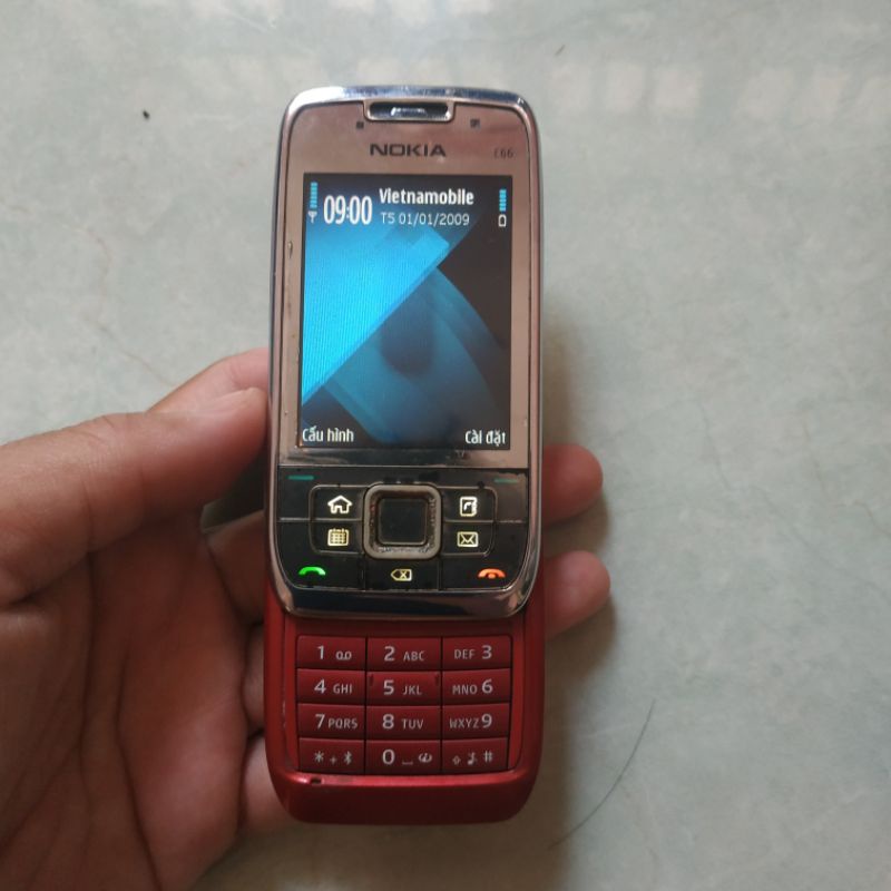Điện thoại Nokia E66 nắp trượt chính hãng