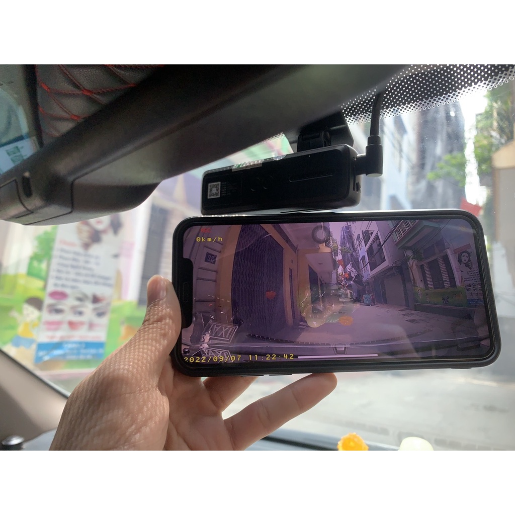 Camera hành trình V8Pro kết nối điện thoại giám sát đỗ xe