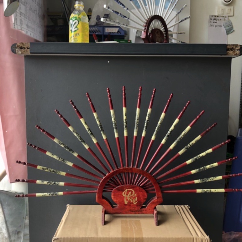 Bộ đũa thờ đũa sứ đũa gỗ kèm chân đế gỗ chữ thư pháp