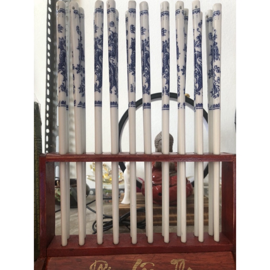 Bộ đũa thờ đũa sứ đũa gỗ kèm chân đế gỗ chữ thư pháp