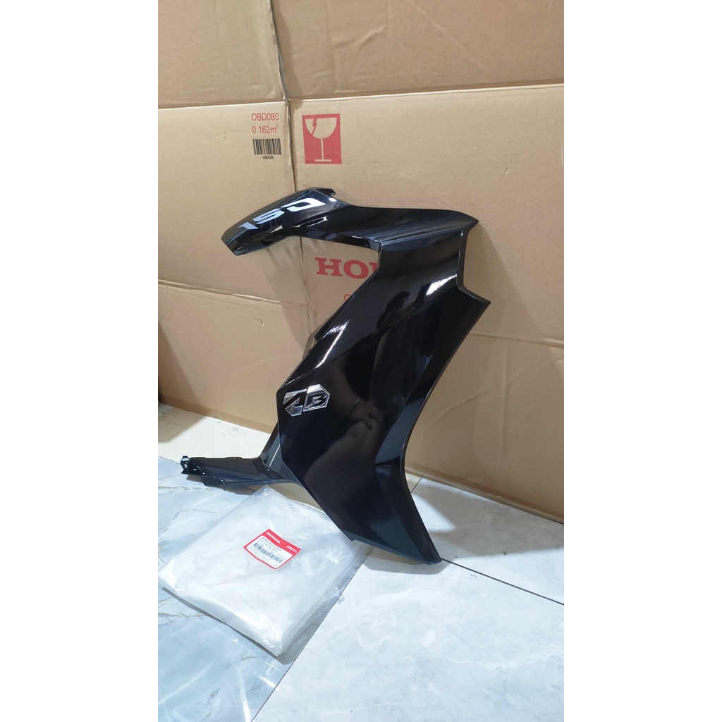 Cánh yếm bên phải | bửng yếm Air Blade 150  màu Đen bóng *NHB25* chính hãng Honda