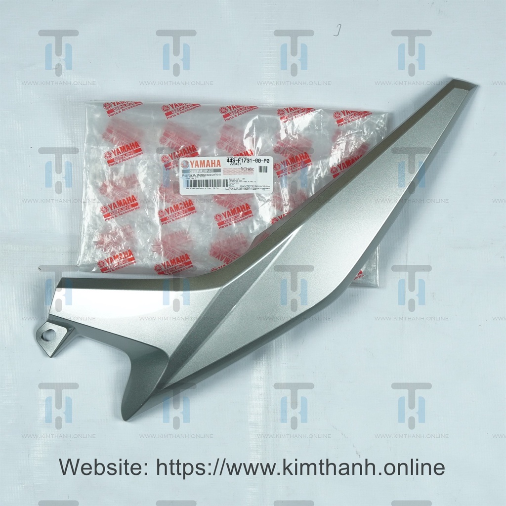 Ốp gác chân Luvias Yamaha VN _ 44SF17, 1SKF17