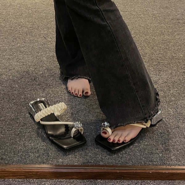 Giày Sandal Cao Gót Hở Ngón Đính Đá Phong Cách Thời Trang Mới