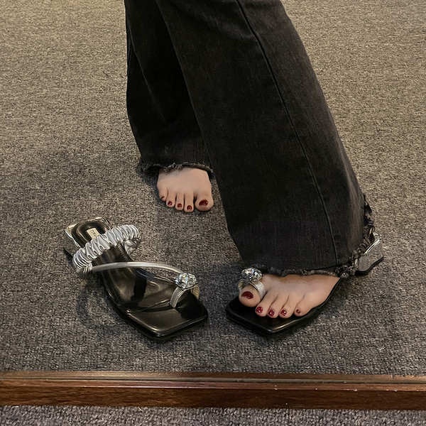 Giày Sandal Cao Gót Hở Ngón Đính Đá Phong Cách Thời Trang Mới